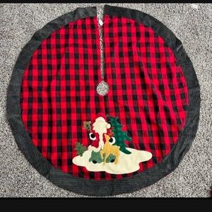 Tree skirt and 3 stockings